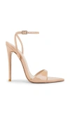 Femme La Gg Heel In Nude