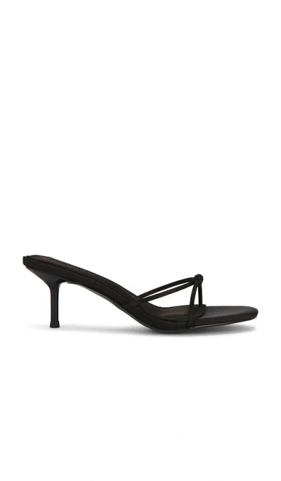 Femme La Maeve Slipper In Black