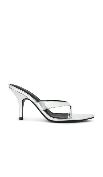 Femme La Tokyo Thong Sandal In Silver