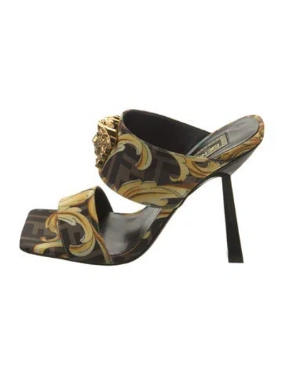 Pre-owned Fendace Medusa Insignia Silk Slides In Brown