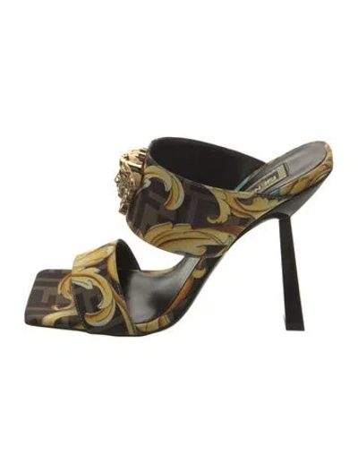 Pre-owned Fendace Medusa Insignia Silk Slides In Brown