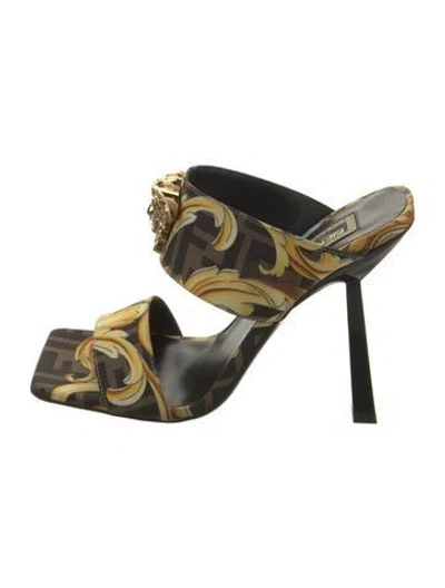 Pre-owned Fendace Zucca Ff Logo Silk Slides In Brown