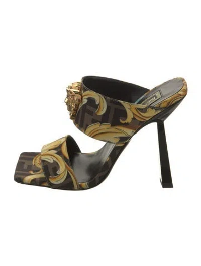 Pre-owned Fendace Zucca Ff Logo Slides In Brown