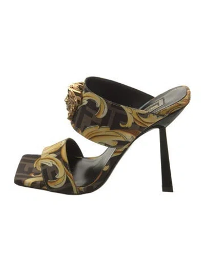 Pre-owned Fendace Zucca Ff Logo Slides In Brown