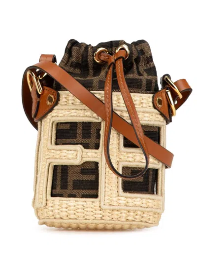 Pre-owned Fendi 2000-2010 Nano Zucca Straw And Canvas Step Out Bag Bucket Bag In 褐色