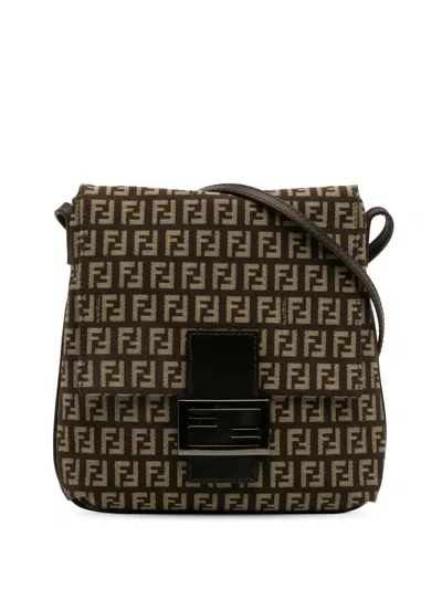Pre-owned Fendi 2000-2010 Zucchino Canvas Crossbody Bag In Brown