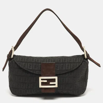 Pre-owned Fendi Baguette Grey/brown Zucca Fabric And Suede Shoulder Bag In Gray