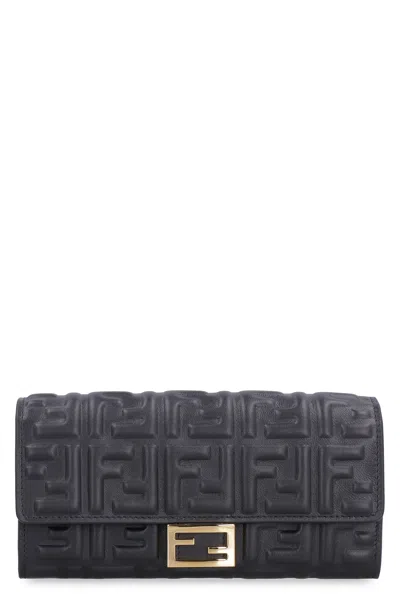 Fendi Baguette Continental Chain Wallet In Black
