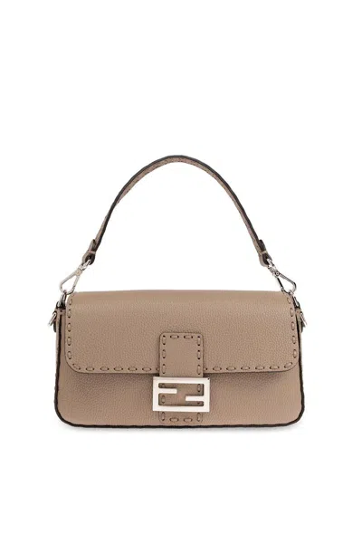 FENDI FENDI BAGUETTE LOGO PLAQUE SHOULDER BAG