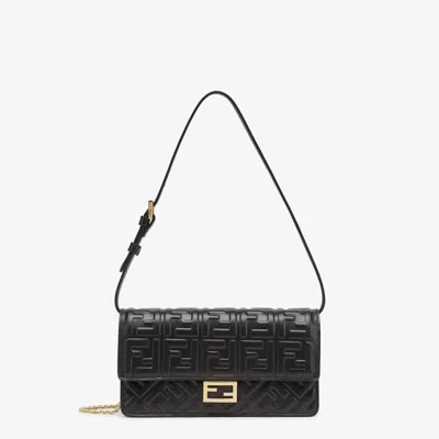 Fendi Baguette Wallet On Chain In Black