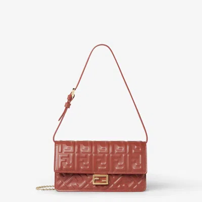 FENDI FENDI BAGUETTE WALLET ON CHAIN