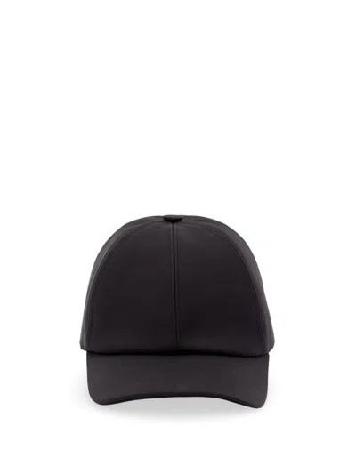 Fendi Baseball Cap In Black