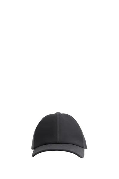 Fendi Baseball Cap In Gray
