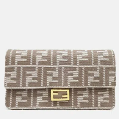Pre-owned Fendi Beige Fabric Wallet-on-chain Crossbody And Shoulder Bag In Sand