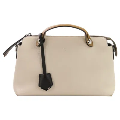 Pre-owned Fendi Beige Handbag Shoulder Bag () In Sand