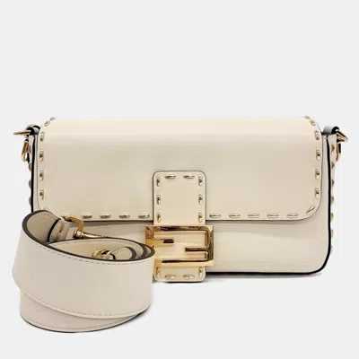 Pre-owned Fendi Beige Leather Baguette Bag