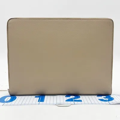 Pre-owned Fendi Beige Leather Clutch Bag () In Sand