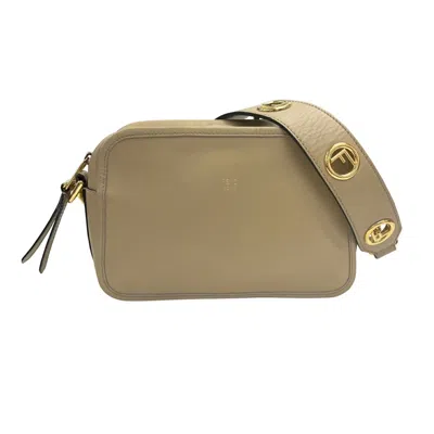 Pre-owned Fendi Beige Leather Shoulder Bag () In Sand