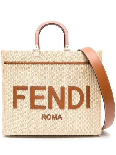 Fendi Sunshine 中号拉菲草手提包 In Neutrals