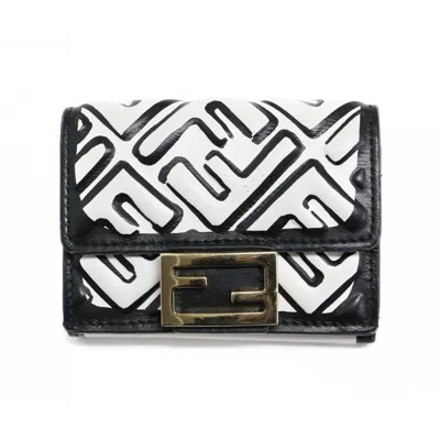 Pre-owned Fendi Black White Leather Wallet (tri-fold) () In Multi