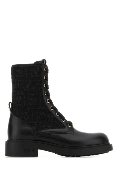 Fendi Boots In Black