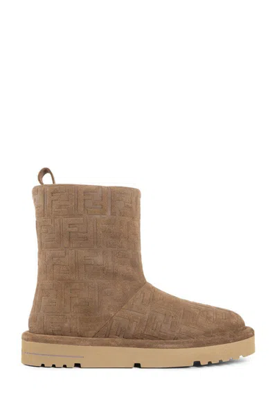 Fendi Boots In Brown