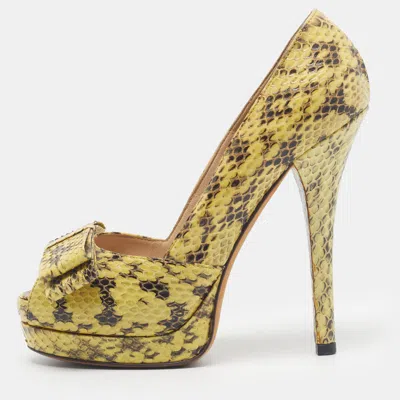 Pre-owned Fendi Bow Size 38.5 Yellow/black Snakeskin Leather Peep Toe Platform Pumps