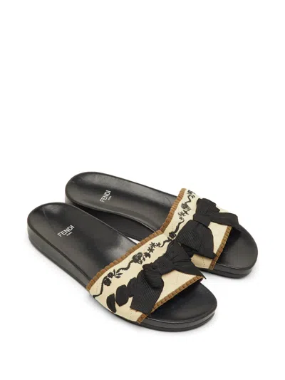 Pre-owned Fendi Bow-tie Knit Sandals In Neutral
