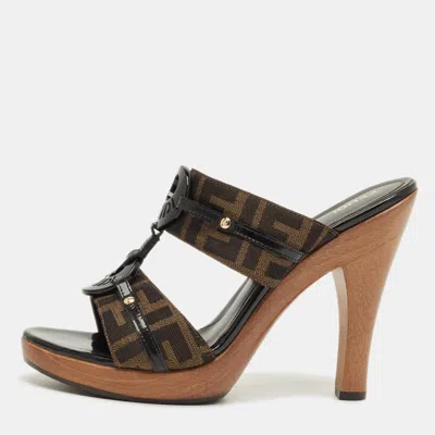Pre-owned Fendi Brown Canvas And Patent Leather Zucca Slide Sandals Size 40.5