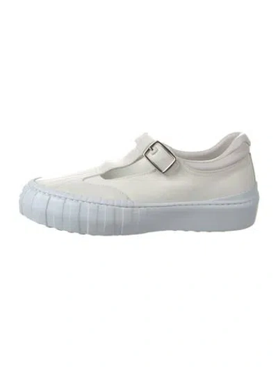 Pre-owned Fendi Canvas Sneakers In White
