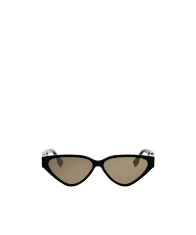 Fendi Cat Eye Sunglasses In Black