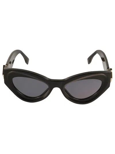 Fendi Cat-eye Thick Sunglasses In Black
