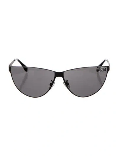 Pre-owned Fendi Cat-eye Tinted Sunglasses In Black