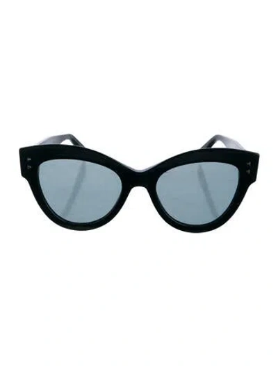 Pre-owned Fendi Cat-eye Tinted Sunglasses In Green