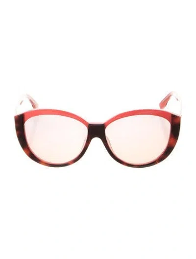 Pre-owned Fendi Cat-eye Tinted Sunglasses In Red