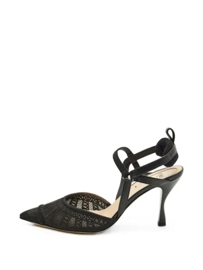 Pre-owned Fendi Colibri Heeled Pumps In Black