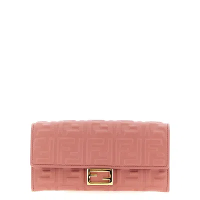 Fendi Continental Baguette Wallet On Chain In Pink