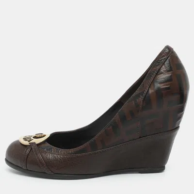 Pre-owned Fendi Embellished Size 38 Brown Zucca Embossed Leather Wedge Pumps
