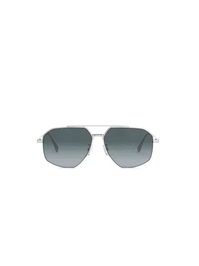 Fendi Fe40062u Aviator Sunglasses With Smoke Polarised Lens In Blue