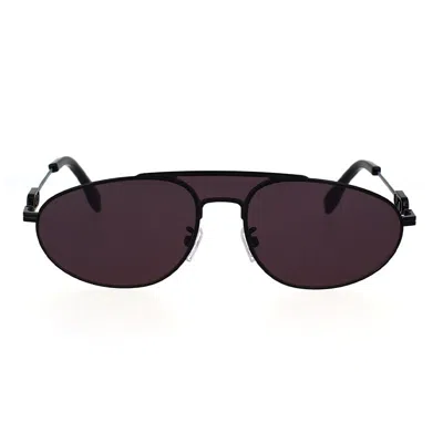 Fendi Fe40072u-y01a Sunglasses In Gold