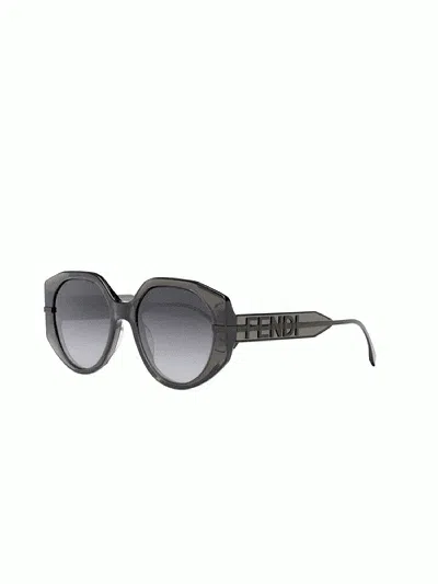 Fendi Fe40083u 5420b Round Sunglasses In Gray