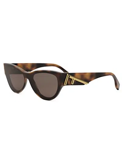 Fendi Fe40135i Sunglasses In Brown