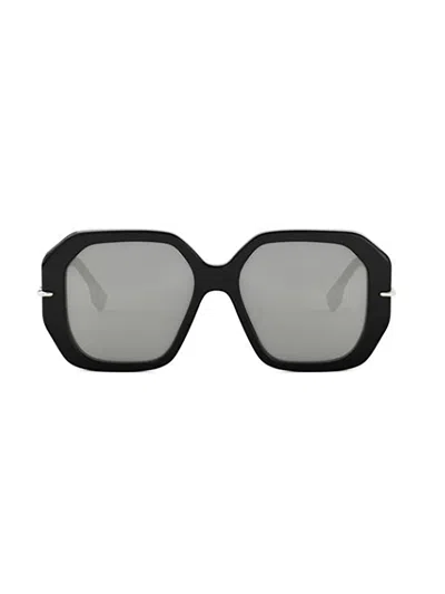 Fendi Fe40173i Sunglasses In Black