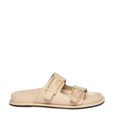 Fendi Feel Logo-buckle Slides In Nude