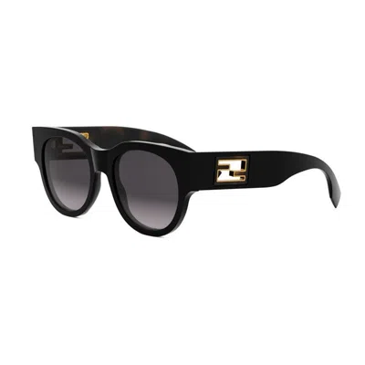 Fendi Baguette Fe40147i 01b In Black