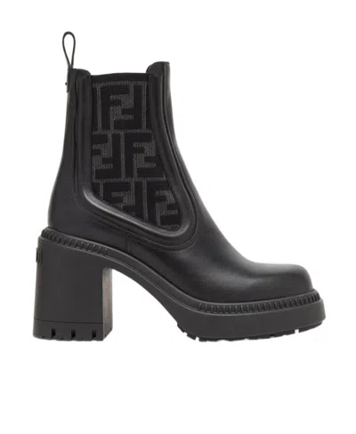 FENDI FENDI LOGO DETAILED ROUND-TOE BOOTS