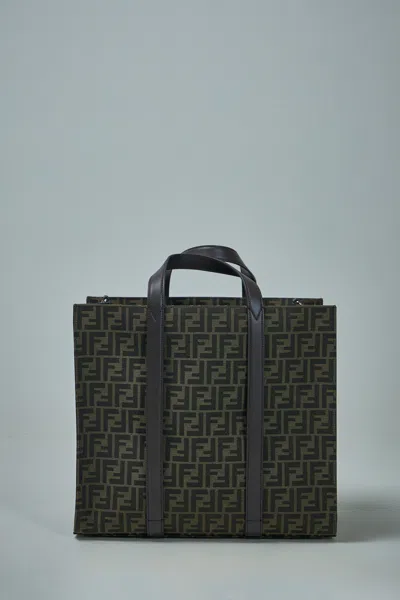 Fendi Ff Shopper In Brown
