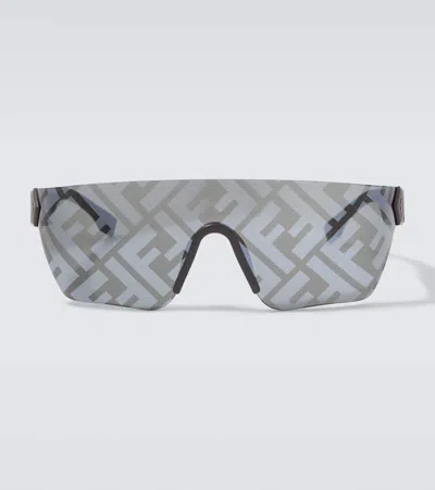 Fendi Ff Squared Shield Sunglasses In Gray