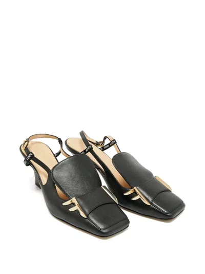 Pre-owned Fendi Ffreedom Sculpted Leather Pumps In Black