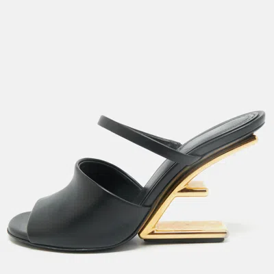 Pre-owned Fendi First Size 36 Black Leather Slide Sandals